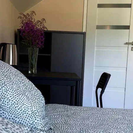 別荘 Dom Lesny Zakatek Od Luxflats オストロボ